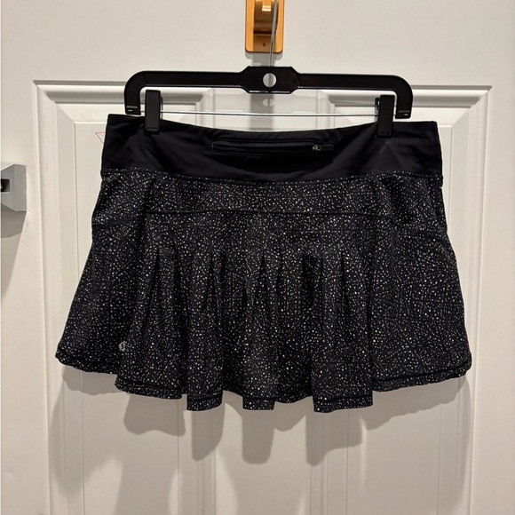 Lululemon Circuit Breaker Skirt II (Regular) 13"
Night View White Black / Black - Picture 5 of 7